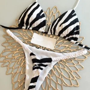 Maillot de bain string 2 pièces à motifs zebre