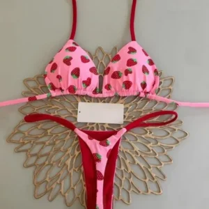 Maillot de bain string 2 pièces taille haute rose à fraises